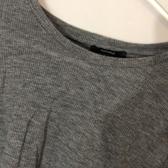 Crop top - Picture 2 of 4